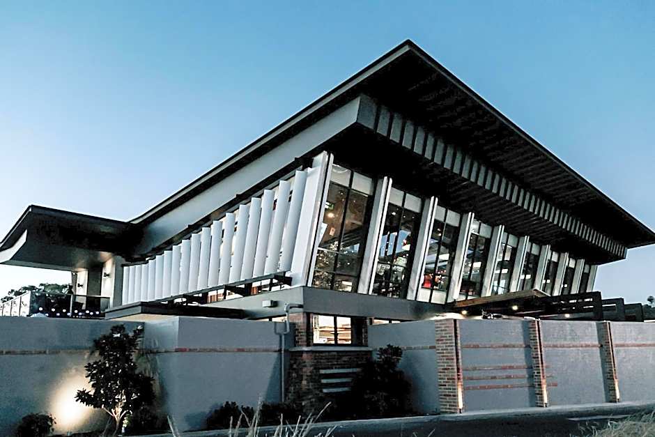 Highlander Hotel Bar Kitchen Rooftop