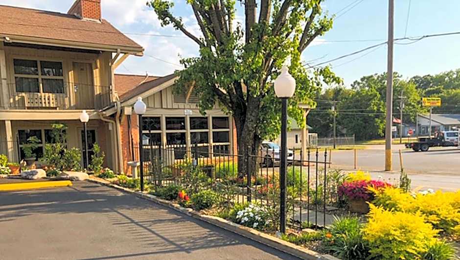 Charles Wesley Motor Lodge Broken Bow