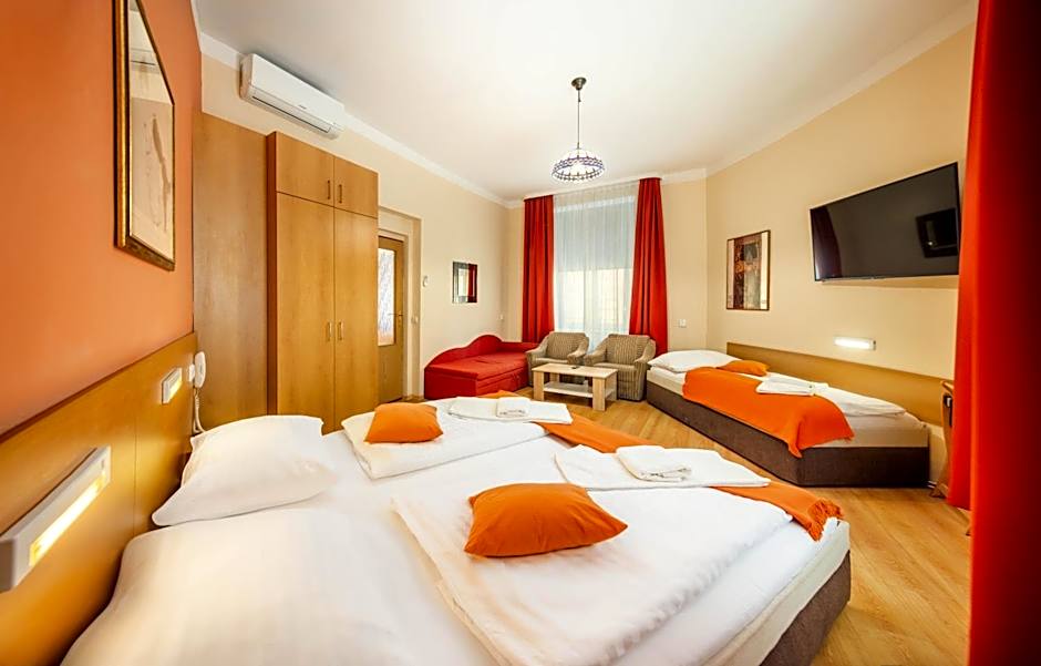 Hotel Golden City Garni