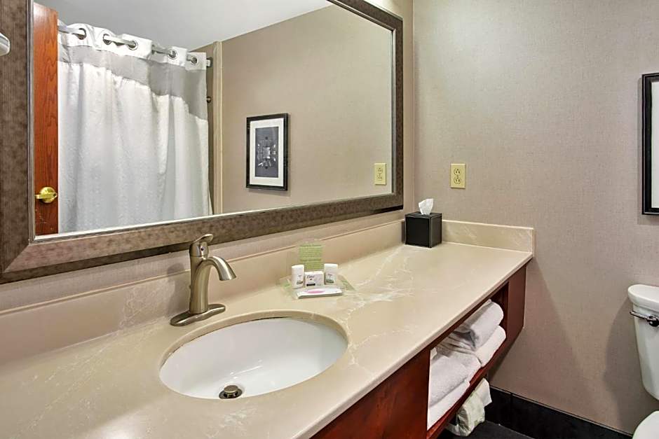 Holiday Inn University Plaza-Bowling Green By IHG