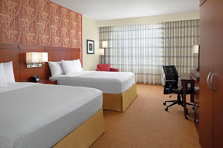 Courtyard By Marriott Houston Kingwood