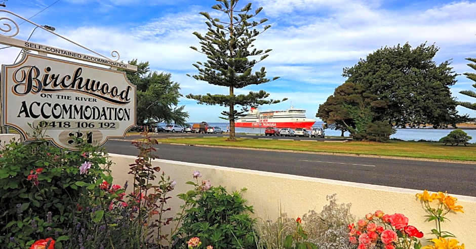 Photo 1 of 34 of Birchwood on the River - Devonport, Tasmania - Self-Contained and Self-Catering Accommodation