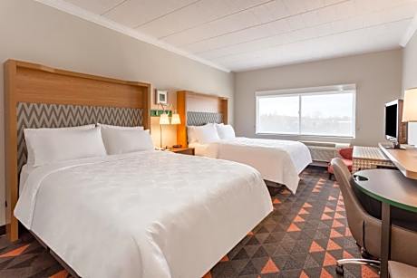 Premium Queen Room with Two Queen Beds