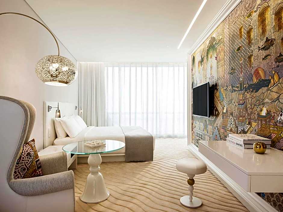 Foto 1 di 4 di Signature 1 King Bed