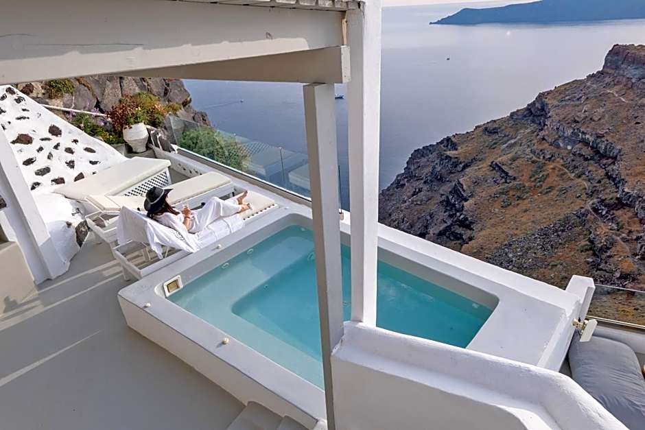 Anemos Cave Suites