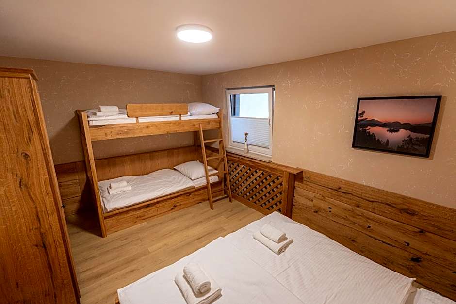 Bed & Breakfast LakeBled House
