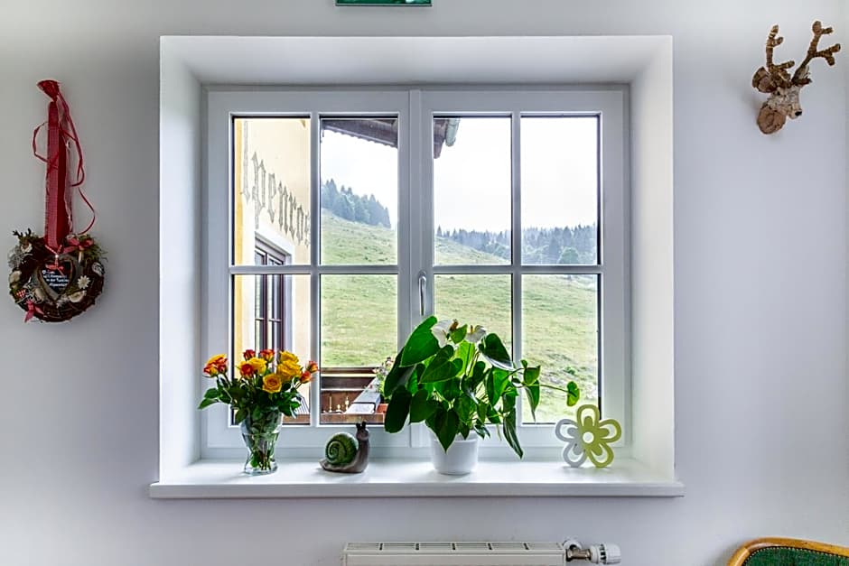 Almhaus Alpenrose Postalm