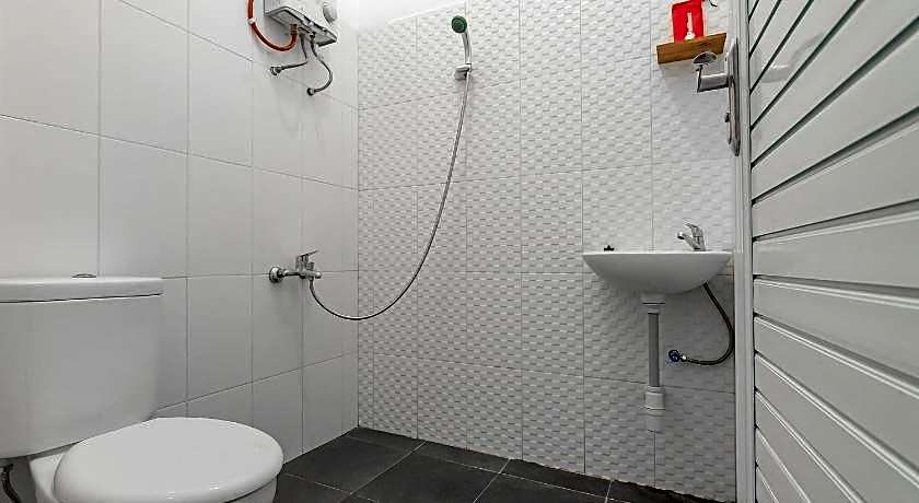 RedDoorz near Alun-Alun Garut