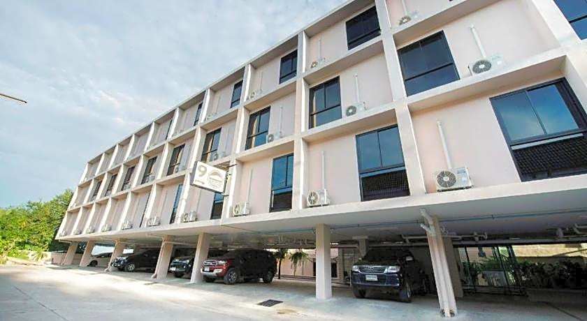Sattahip 9 Boutique Hotel