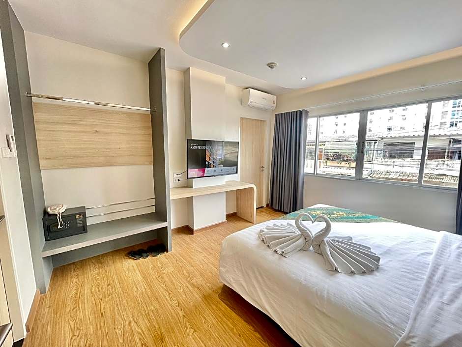 Photo 1 of 17 of Executive 1 Bedroom Suite
