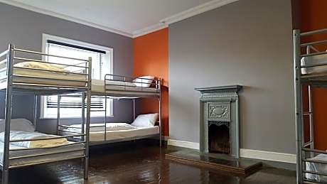 Bed in 10-Bed Mixed Dormitory Room