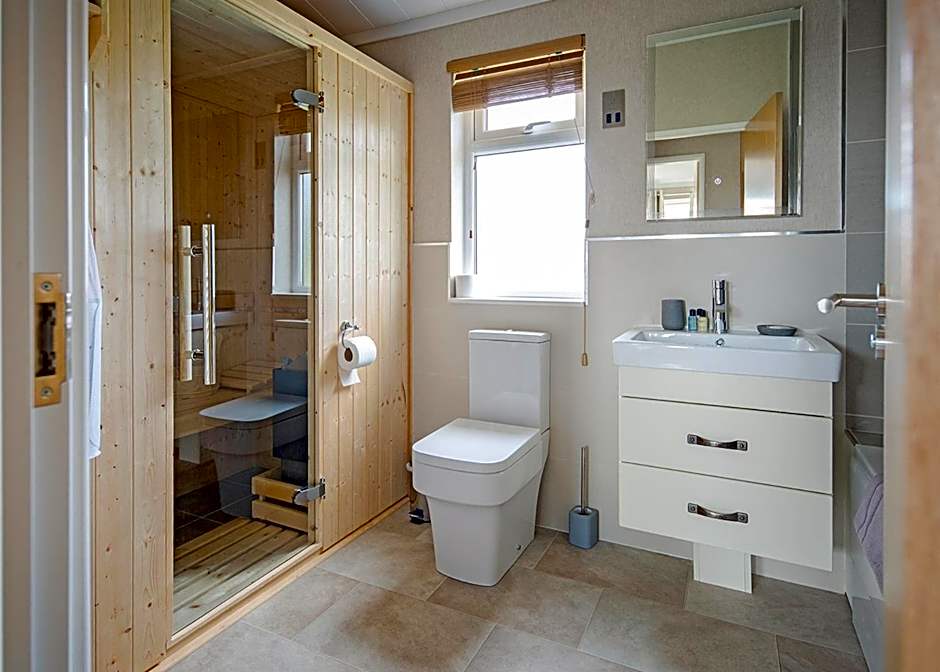 Athelington Hall Farm Lodges