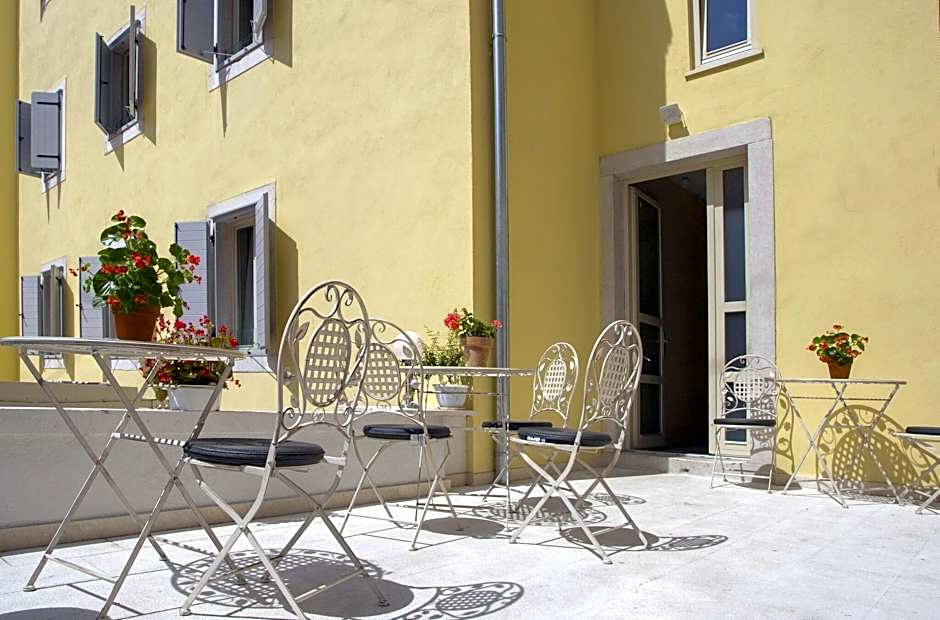 Aspalathos Residence