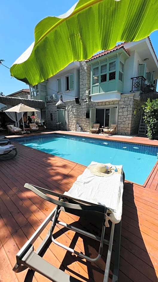 Ella Alaçatı Otel