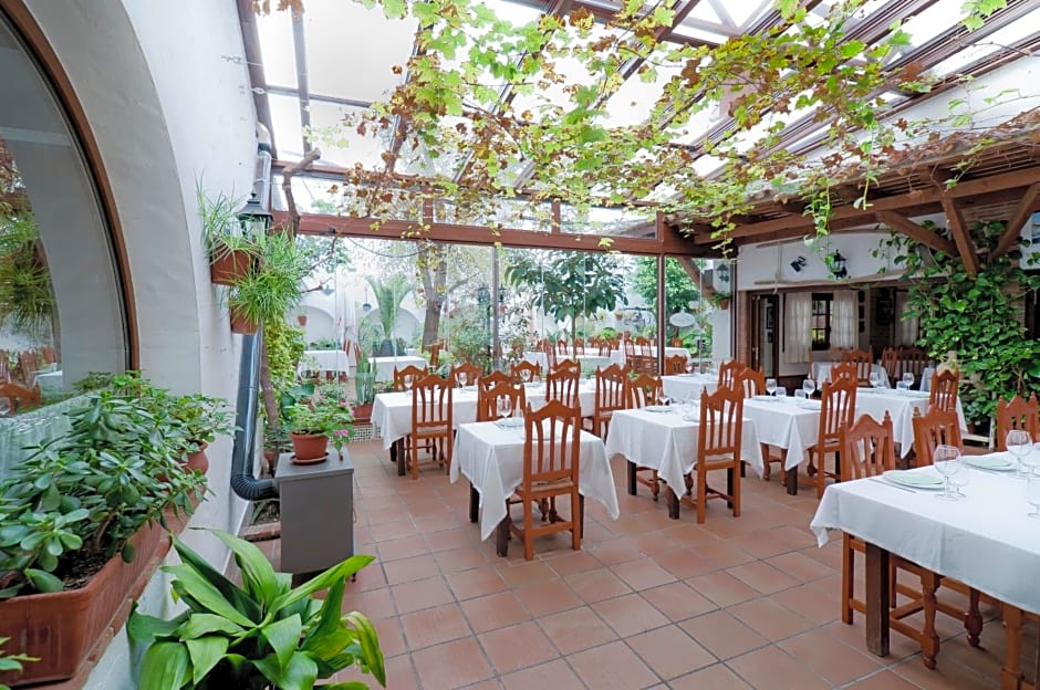 Hotel Restaurante Blanco y Verde