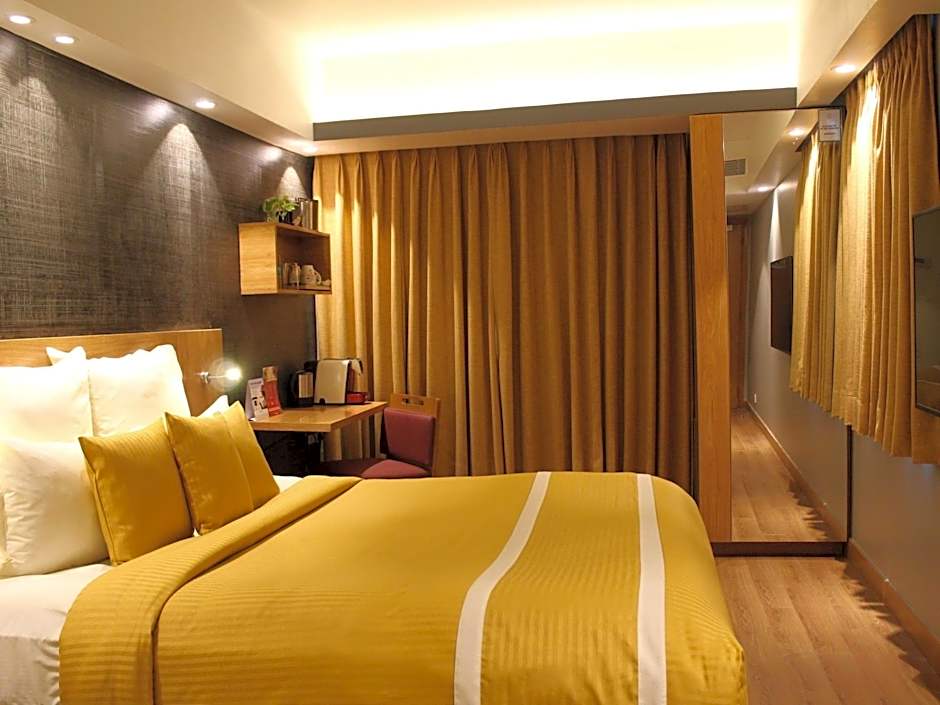 Photo 1 of 10 of Premier 1 Queen Bed