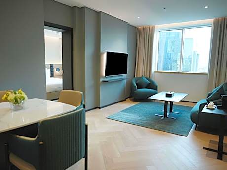 Superior Suite with 1 Double Bed &amp; Living Room with Sofa Bed