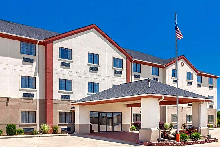 Days Inn & Suites by Wyndham McAlester