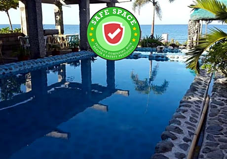 RedDoorz @ White Castle Beach Resort Iba Zambales - Vaccinated Staff