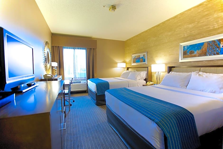 Holiday Inn Express Fargo - West Acres By IHG