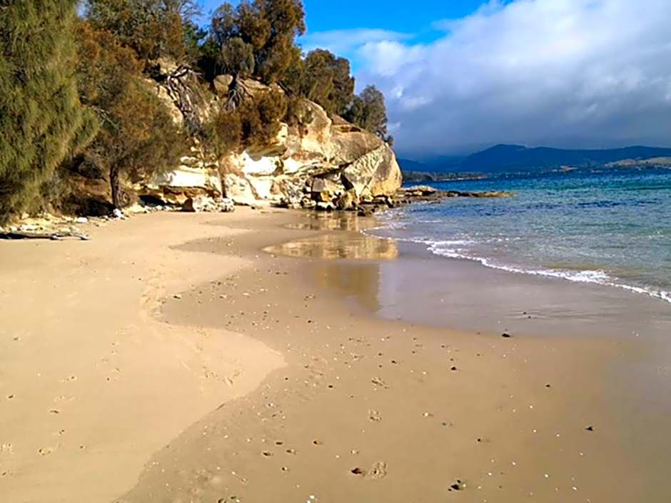 Bruny Island Escapes and Hotel Bruny