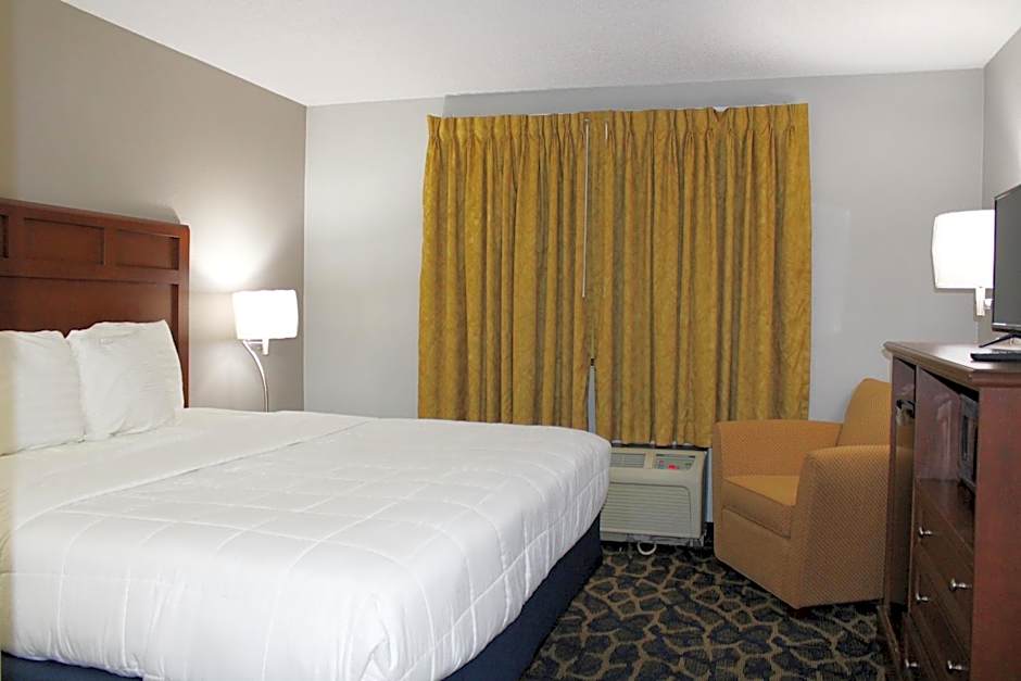 Greenlight Inn & Suites St James