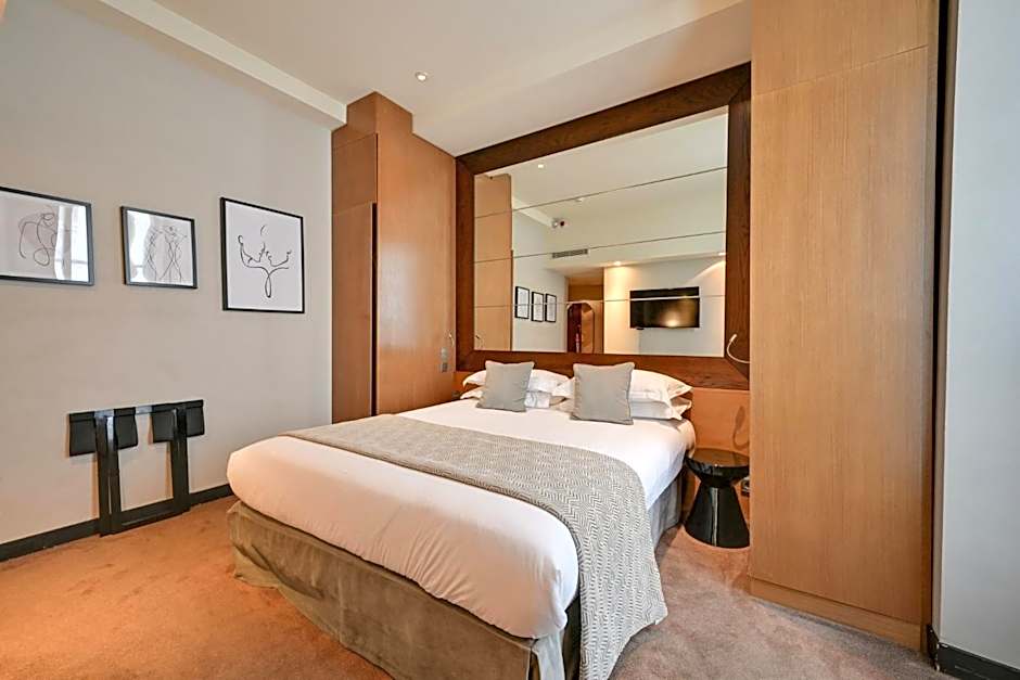 Holiday Inn Paris Palais de lElysee, an IHG Hotel By IHG