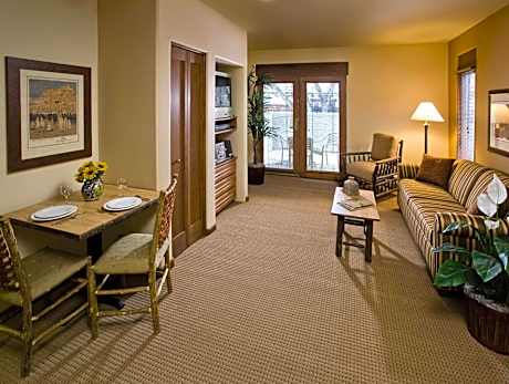 Studio with Murphy Bed