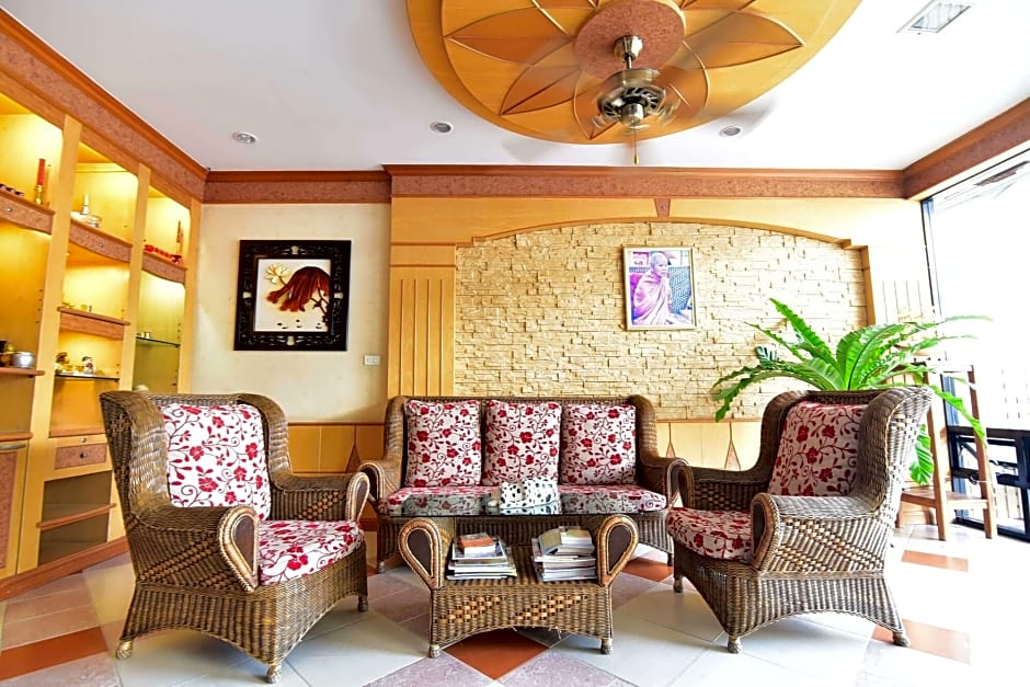 Sansabai House Hotel