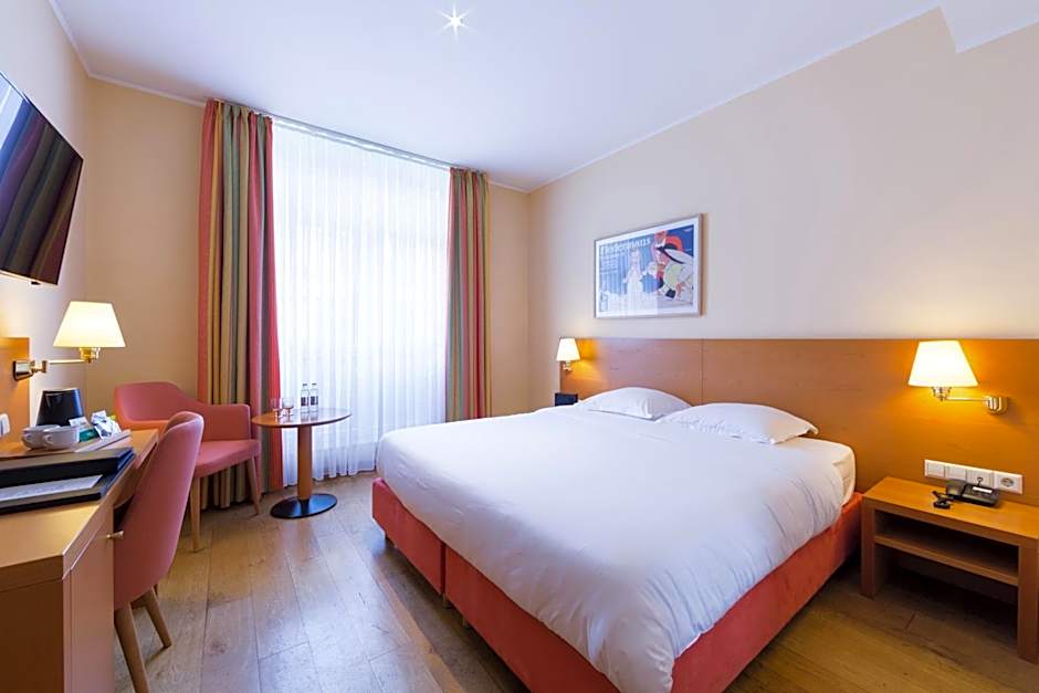 Hotel Perrin - former Carlton