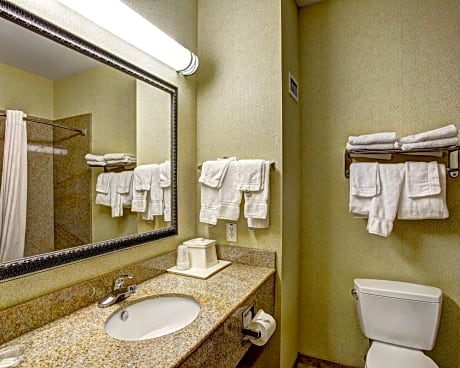 2 Queen Beds, Suite, Nonsmoking