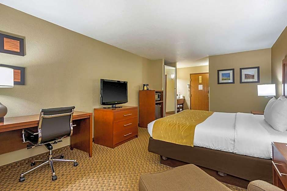 Comfort Inn & Suites Springfield I-44