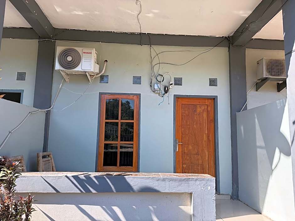 Sumbawa Maluk Homestay Kost tika