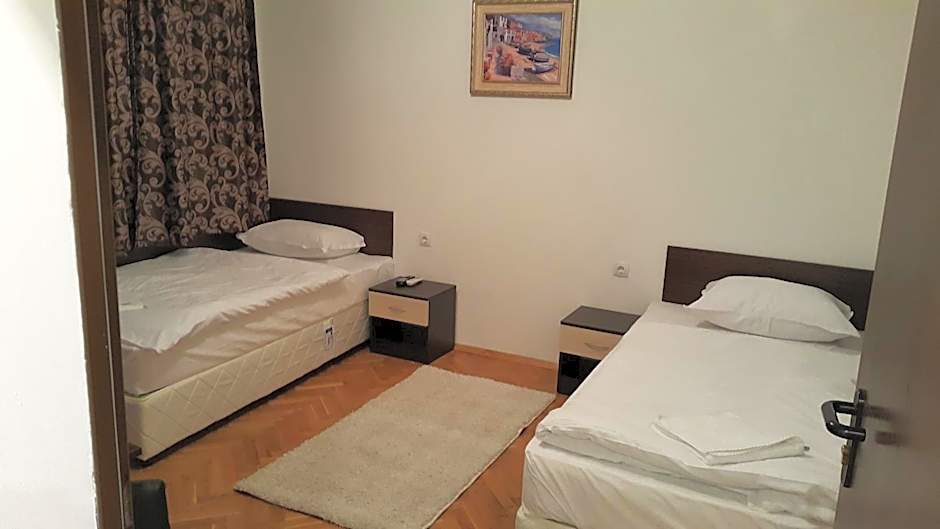 Guest Rooms Old Captain