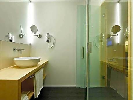 Standard Twin Room - Non-Smoking