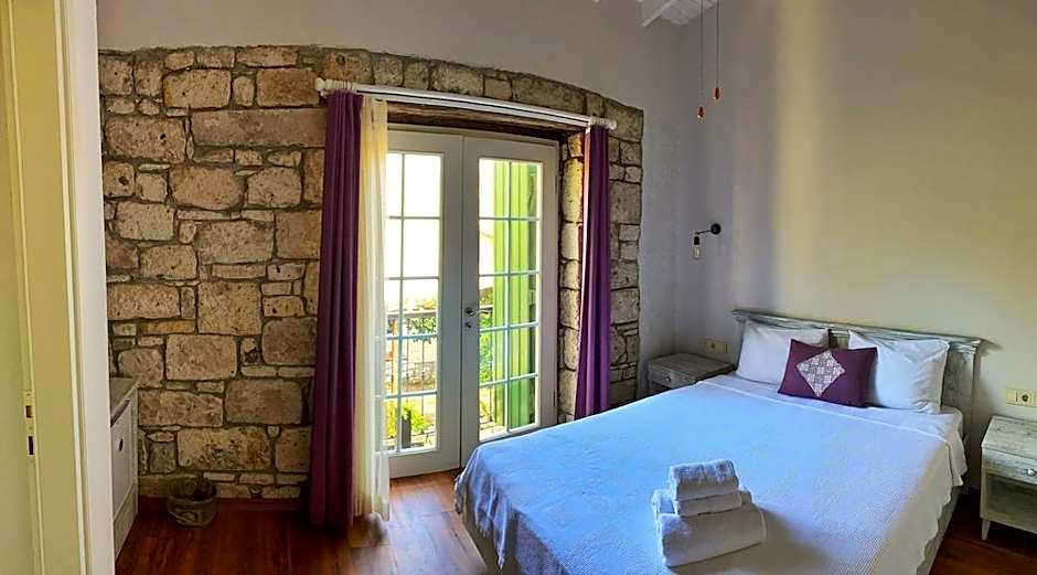 Oberj d'Azur Alacatı