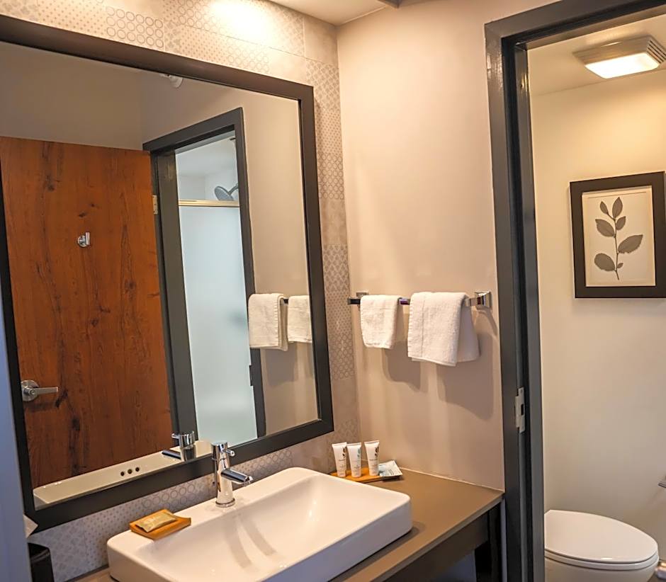 Country Inn & Suites by Radisson, Erie, PA