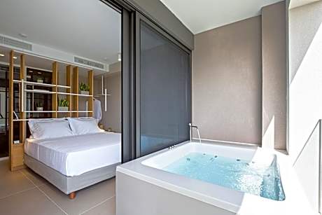 Noemie Luxury Suites