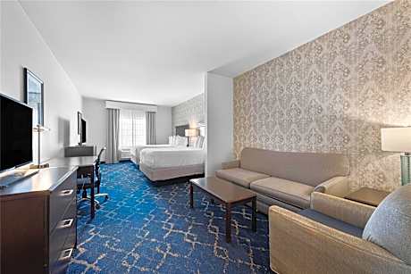 Queen Suite with Two Queen Beds with Sofa Bed