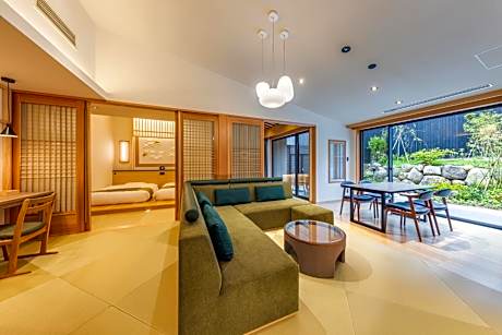 Luxury Suite with Semi-Open-Air Bath
