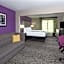 La Quinta Inn & Suites by Wyndham Kennesaw