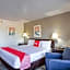 OYO Woodland Hotel and Suites