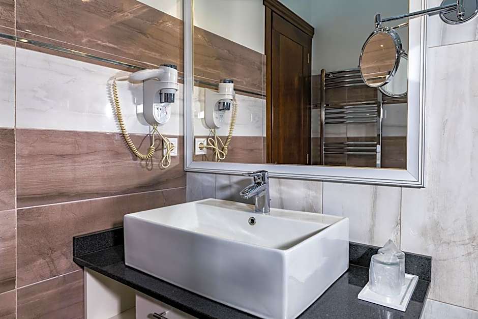 La Strada Boutique Villa