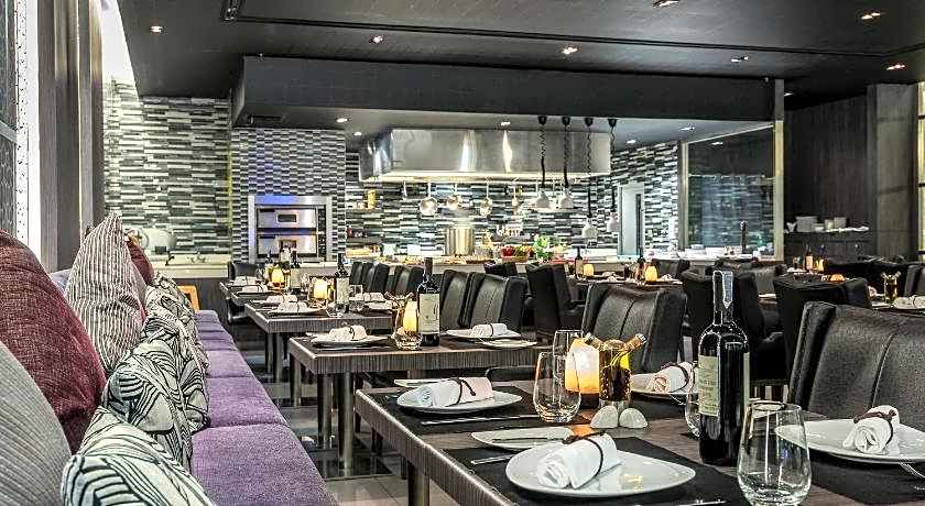 Novotel Bangkok Impact Hotel