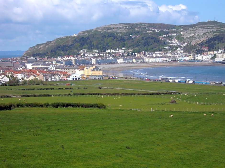 TREVONE, Llandudno