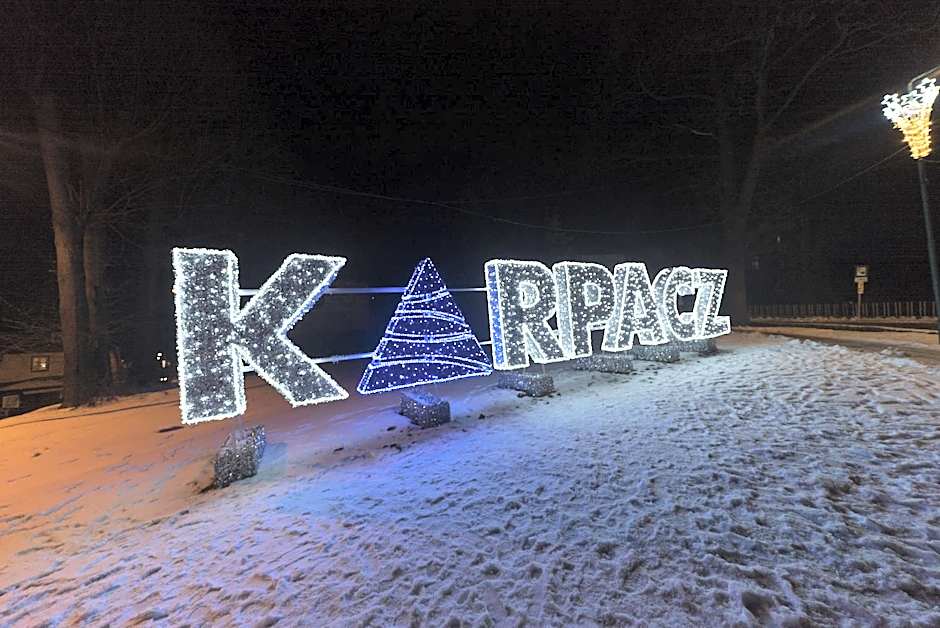 Nefryt - lodówka i czajnik w pokoju, dwa aneksy kuchenne ogólnodostępne, duży parking
