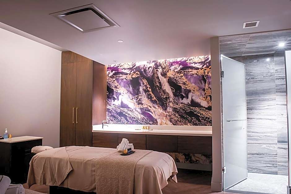 The Omni King Edward Hotel