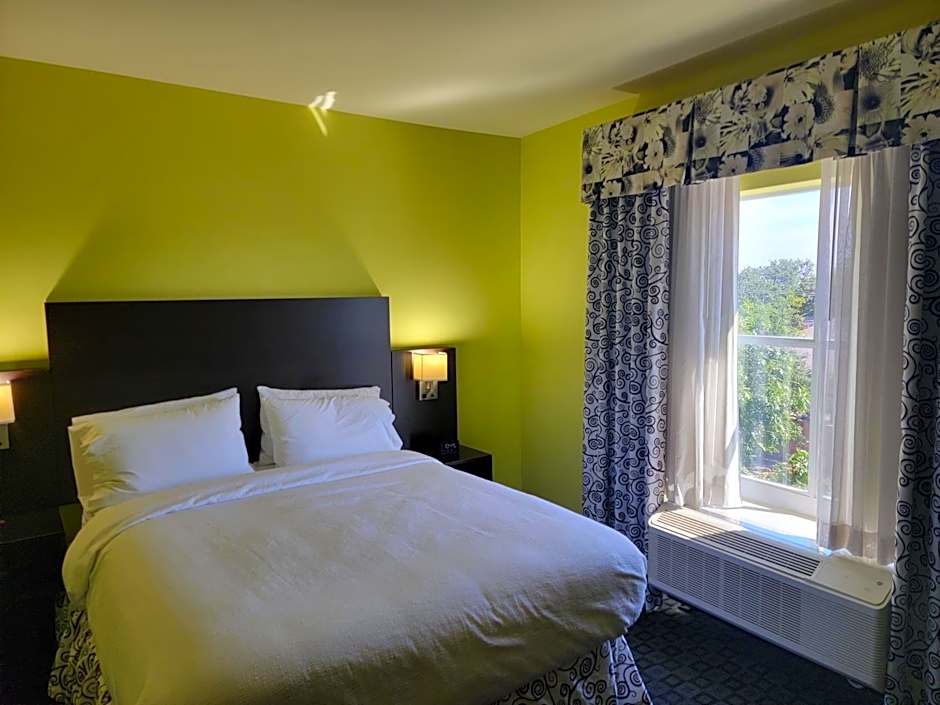 Holiday Inn Garland By IHG