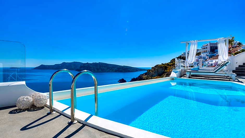 Kima Oia Suites