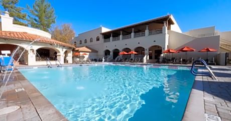 Los Abrigados Resort